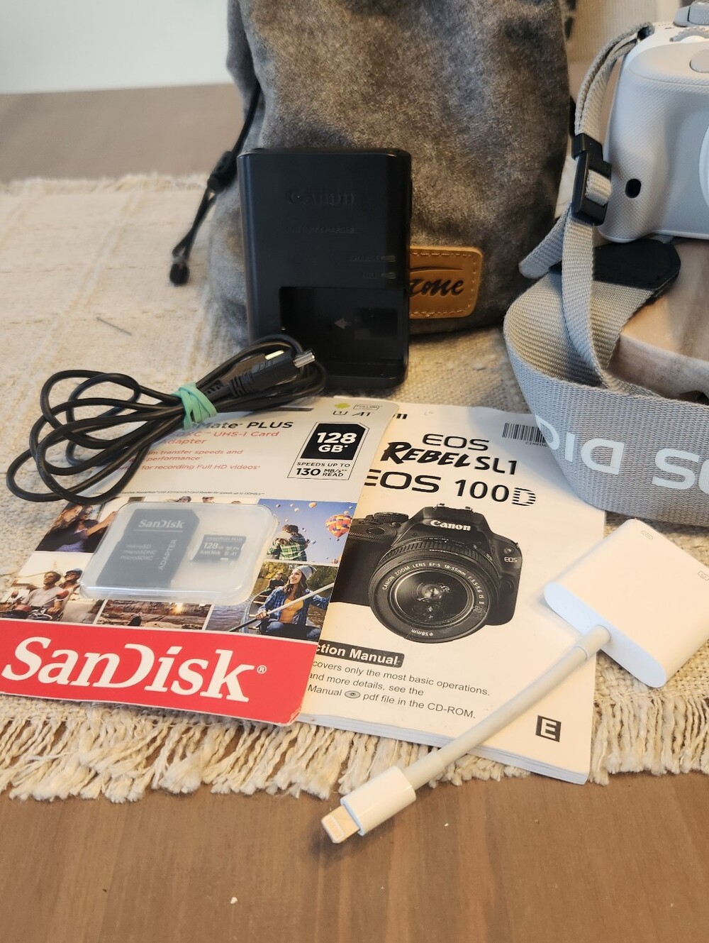 Canon EOS Rebel SL1 100D Camera Kit with Multiple Lenses - Picture 5 of 7